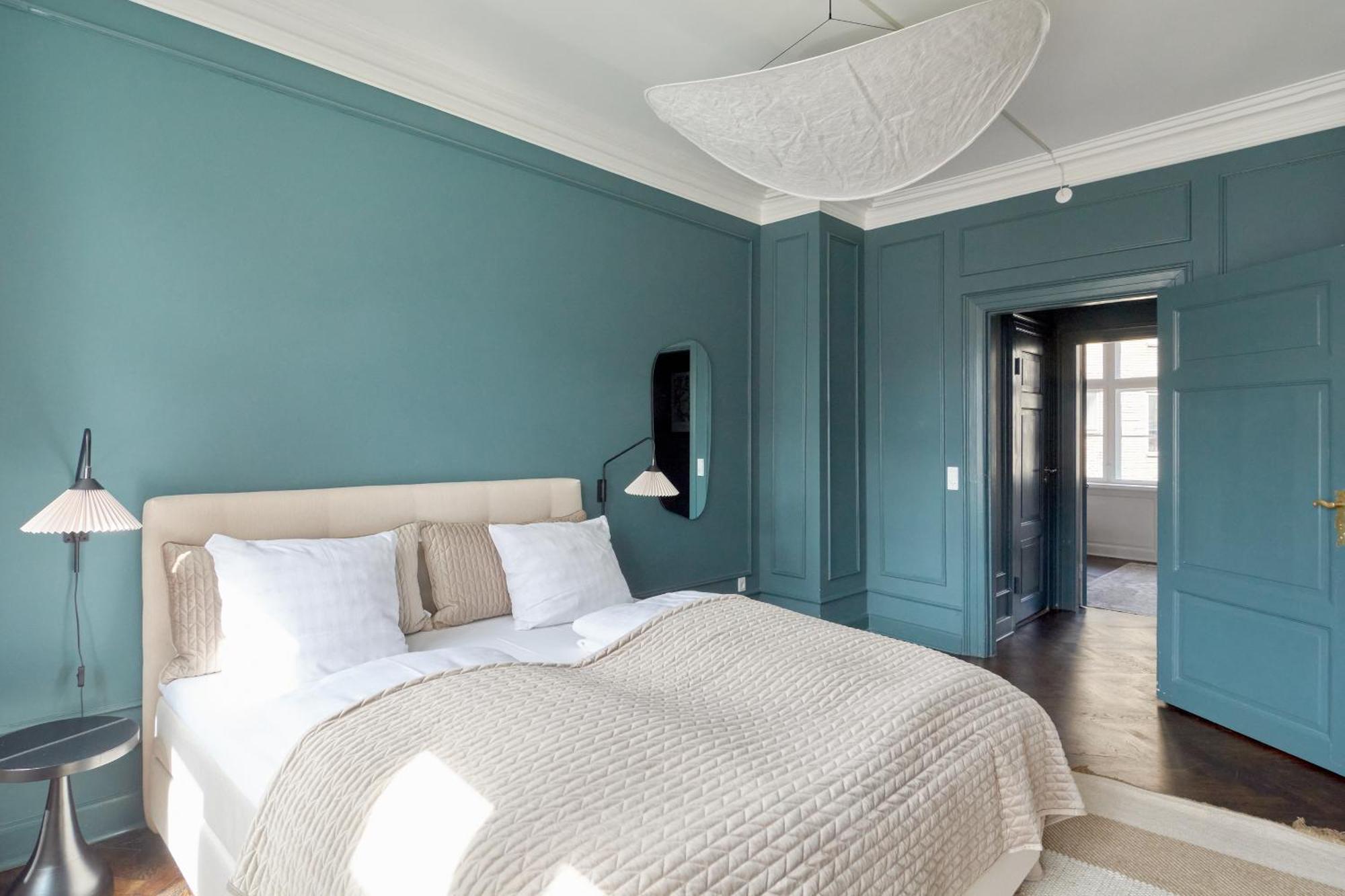 Apartment 220sqm Designer - Center - Private Balcony